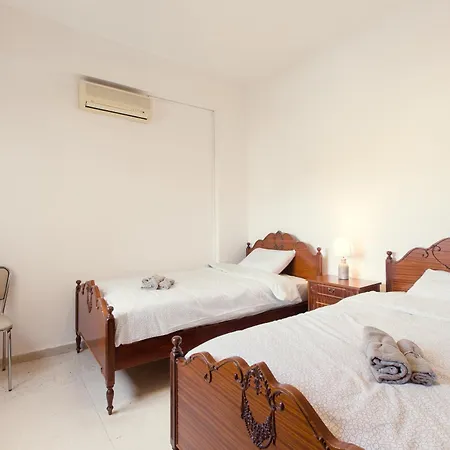 Spacious لارنكا