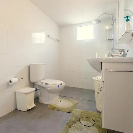 Spacious لارنكا